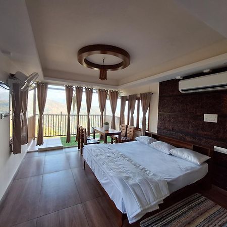 Cloudscape Homestay Pīrmed 外观 照片