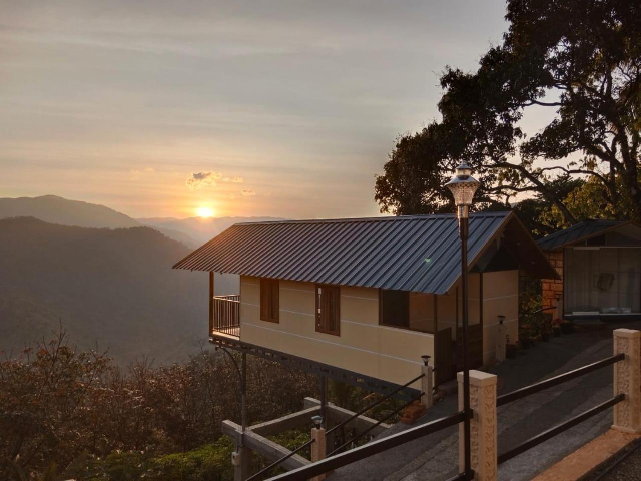 Cloudscape Homestay Pīrmed 外观 照片