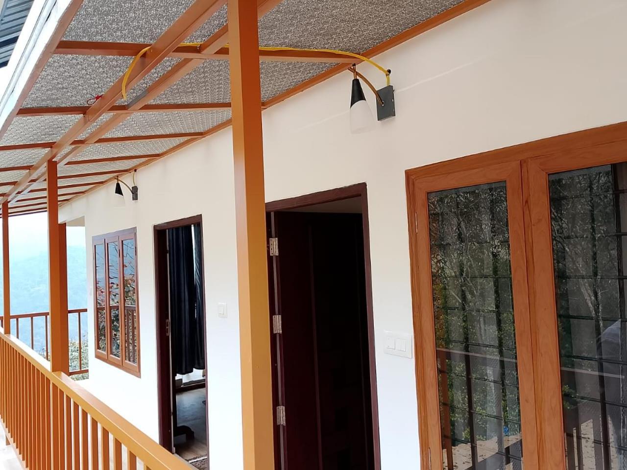 Cloudscape Homestay Pīrmed 外观 照片
