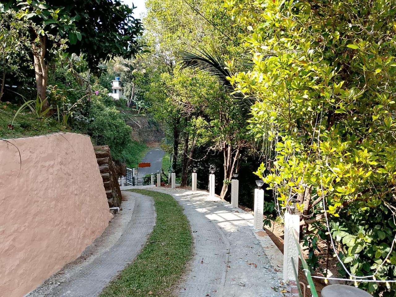 Cloudscape Homestay Pīrmed 外观 照片