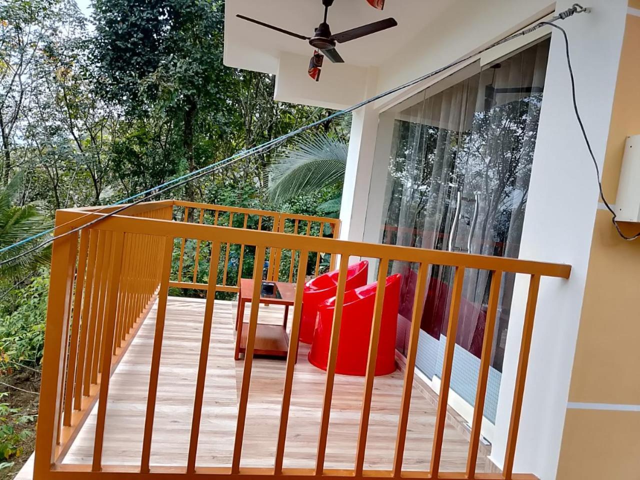 Cloudscape Homestay Pīrmed 外观 照片